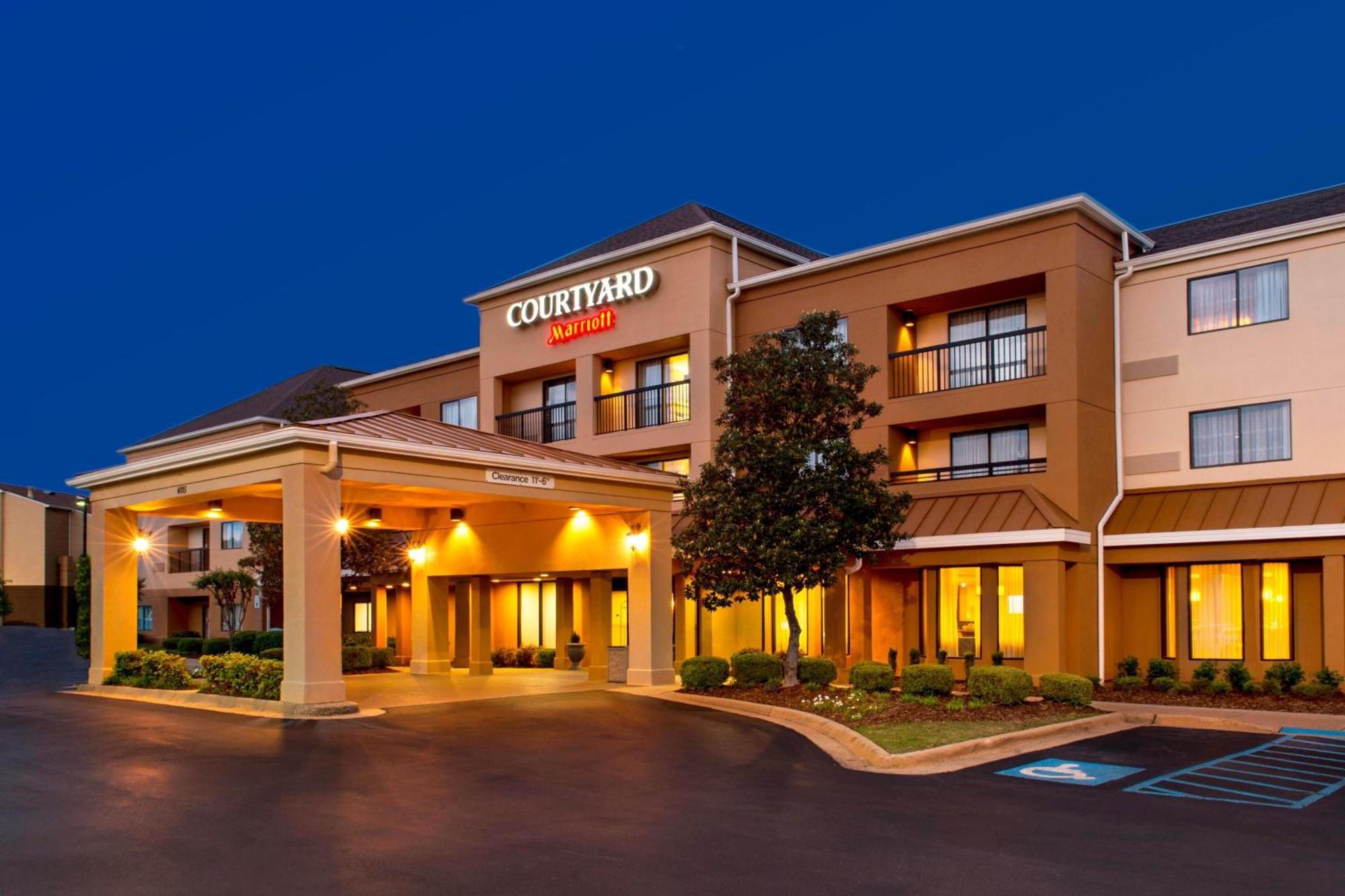 Courtyard Tuscaloosa Hotell Exteriör bild